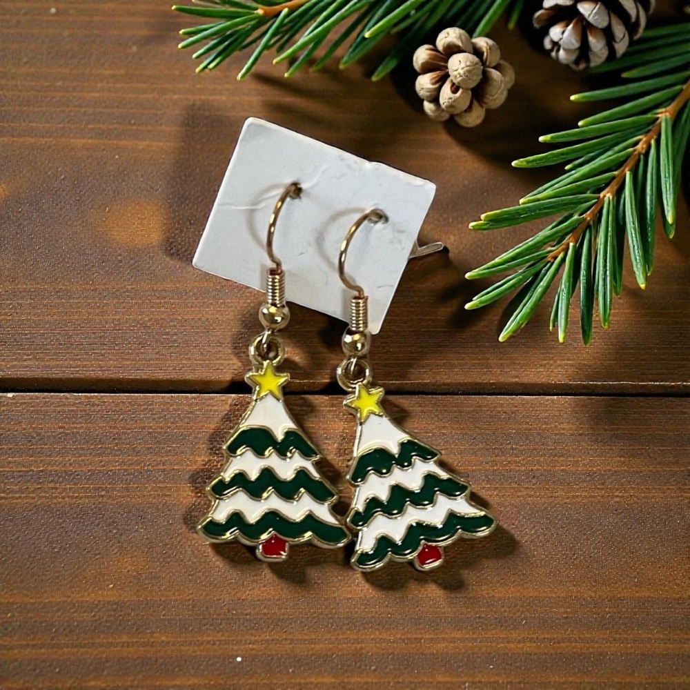 Small Christmas Tree Earrings - NWOT
